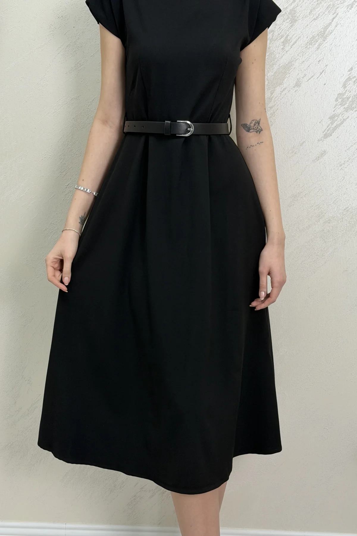 VATKALI KEMERLİ ELBİSE- SİYAH