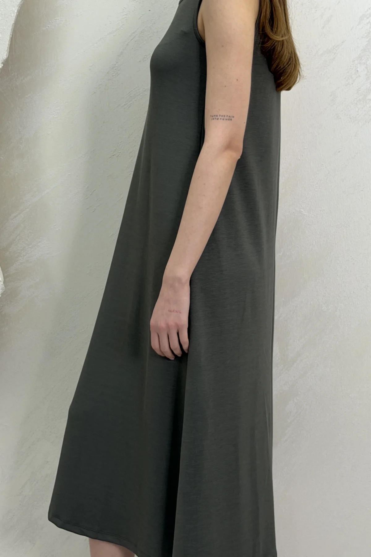 UZUN ASKILI MODAL KUMAŞ ELBİSE- YAĞ YEŞİLİ