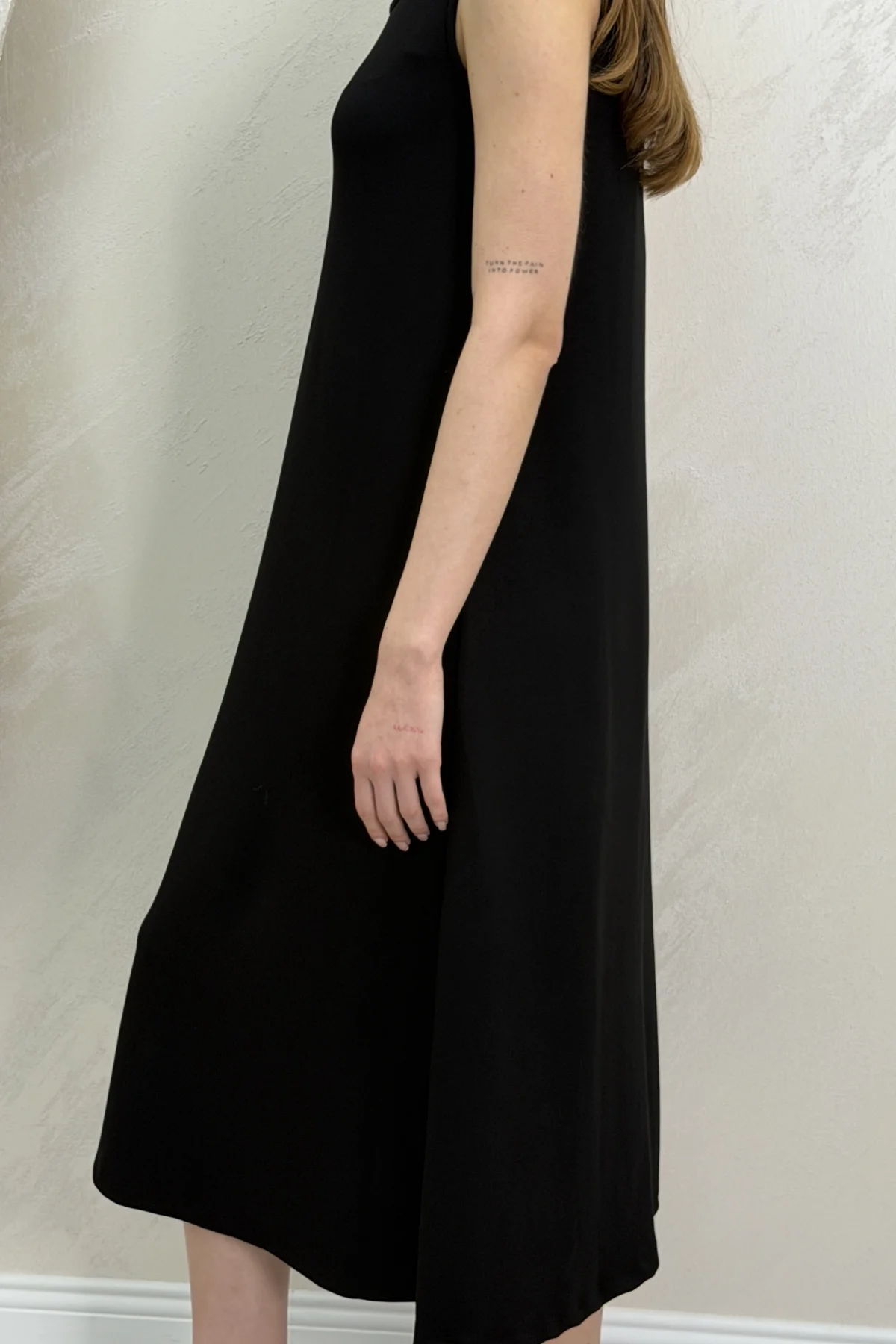 UZUN ASKILI MODAL KUMAŞ ELBİSE- SİYAH