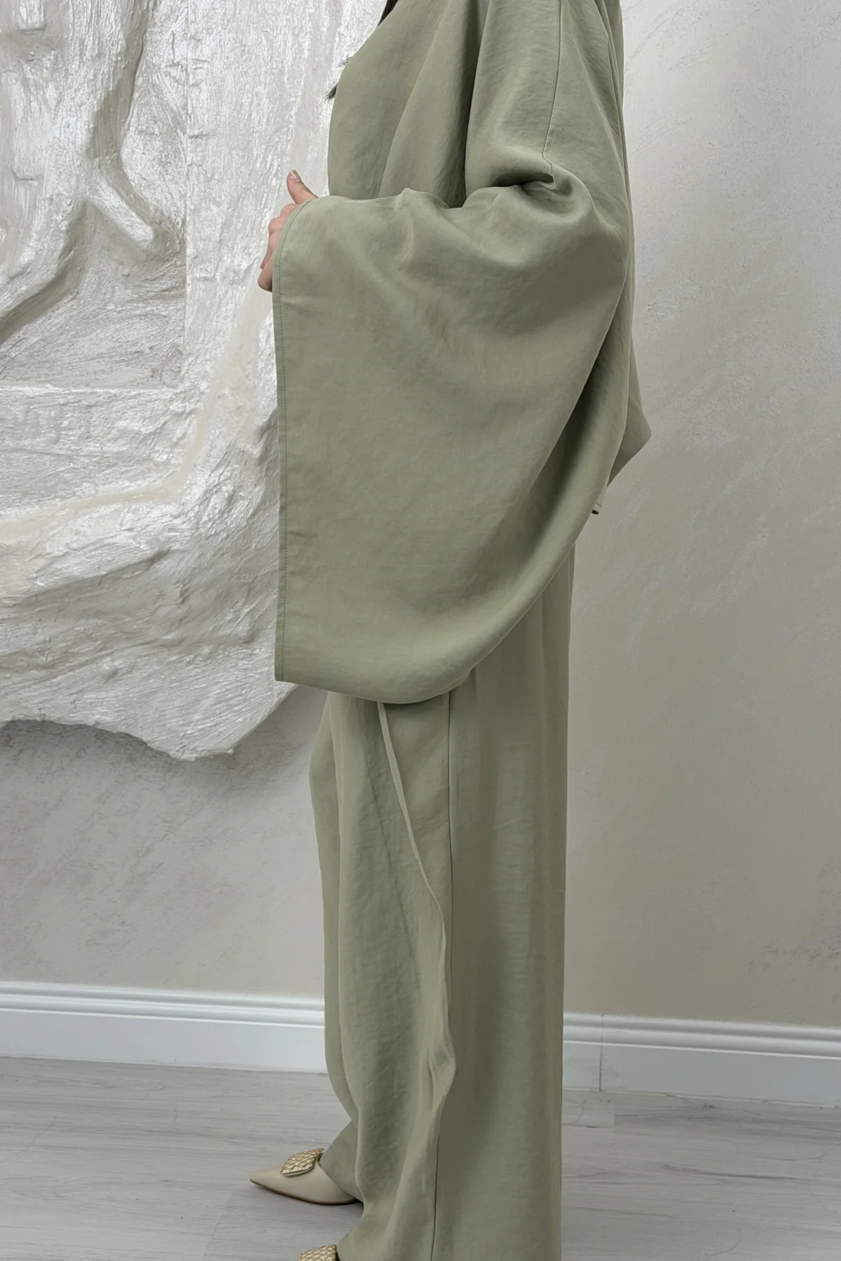 GENİŞ KOL BLUZ PİLELİ PANTOLON TAKIM