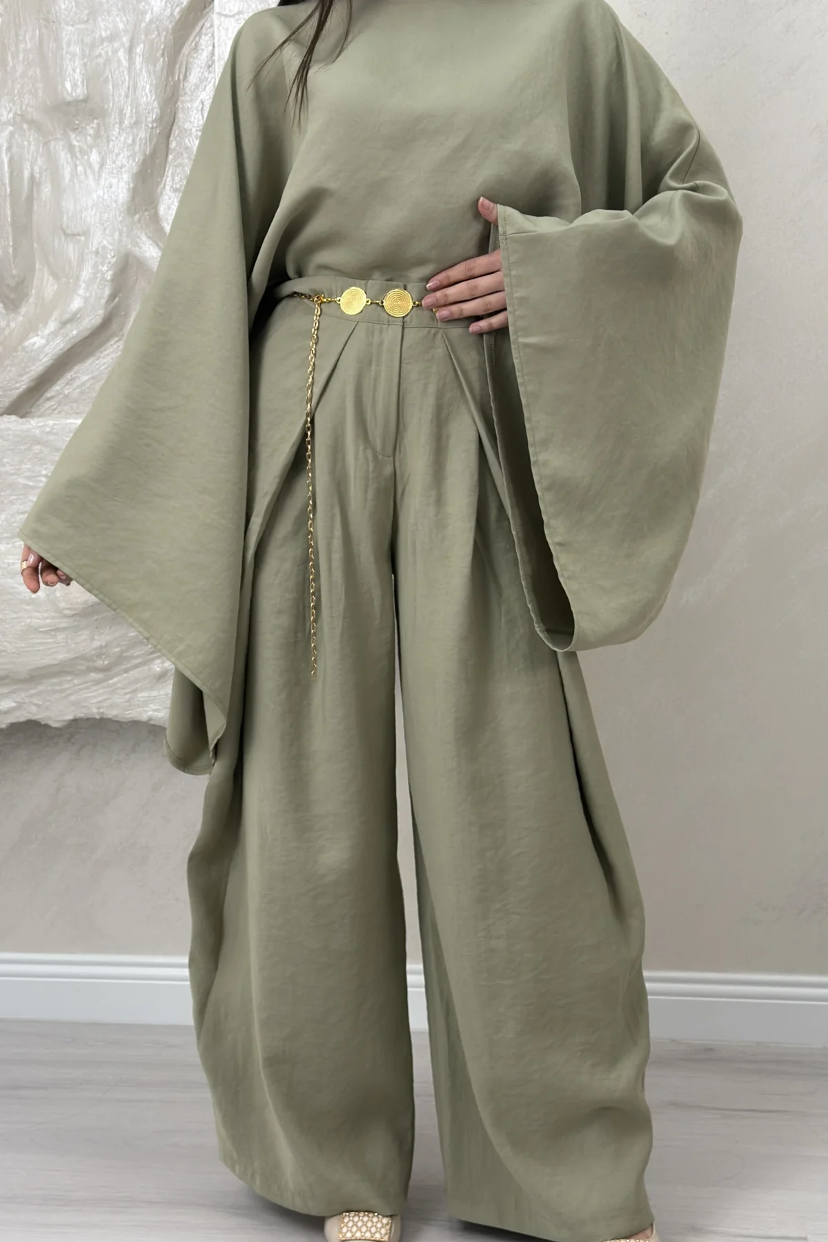 GENİŞ KOL BLUZ PİLELİ PANTOLON TAKIM