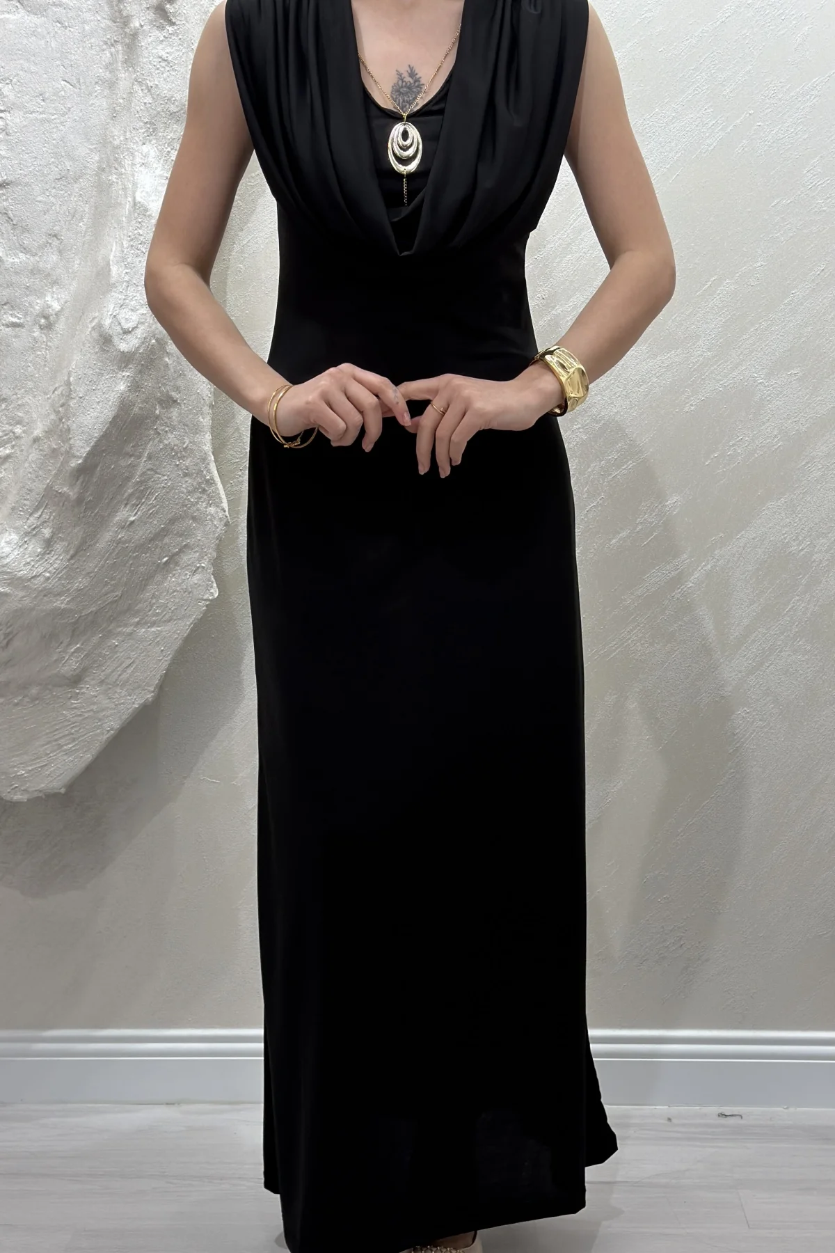 DEGAJE YAKA SANDY ELBİSE- SİYAH