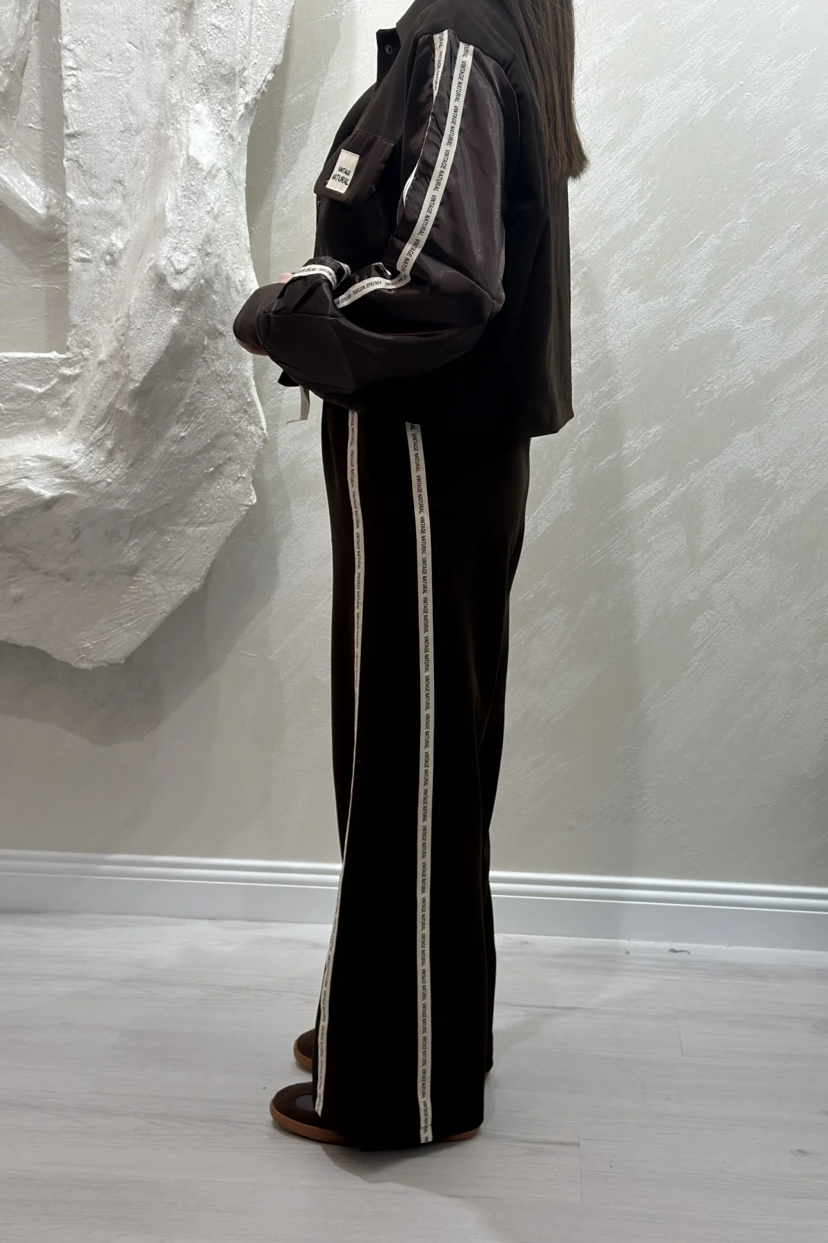 PARAŞÜT KUMAŞ ŞERİT DETAYLI TAKIM- KAHVERENGİ