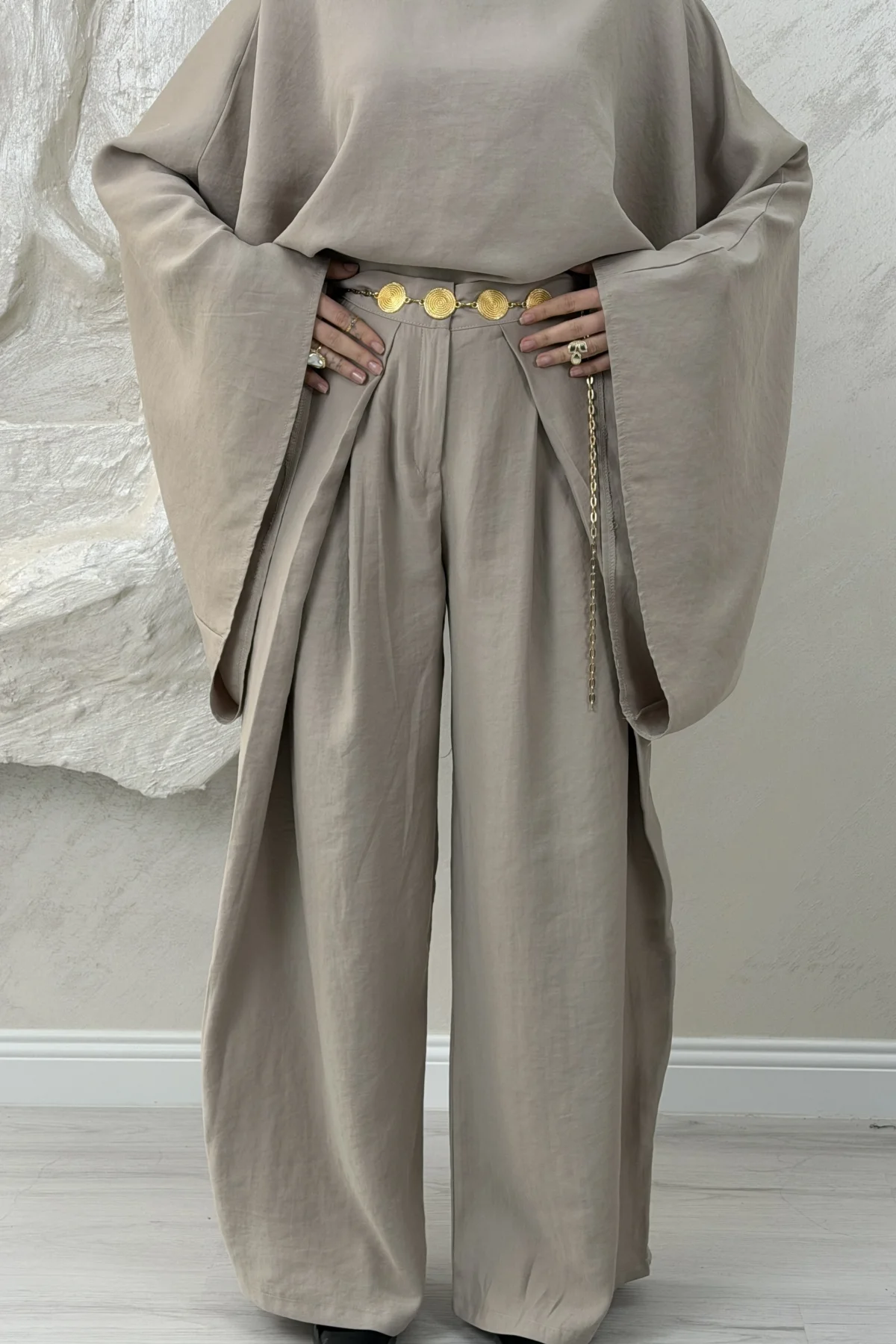 GENİŞ KOL BLUZ PİLELİ PANTOLON TAKIM- BEJ