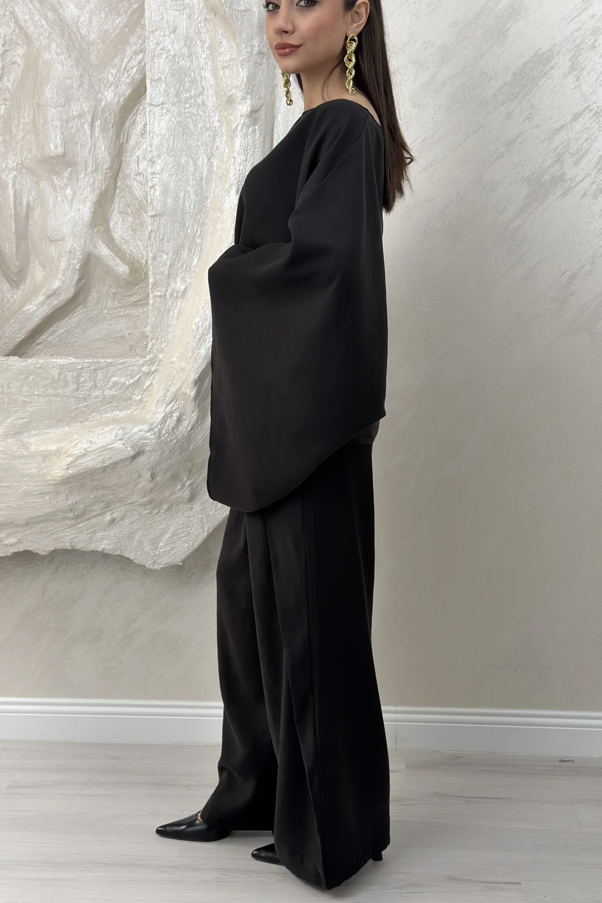 GENİŞ KOL BLUZ PİLELİ PANTOLON TAKIM- SİYAH