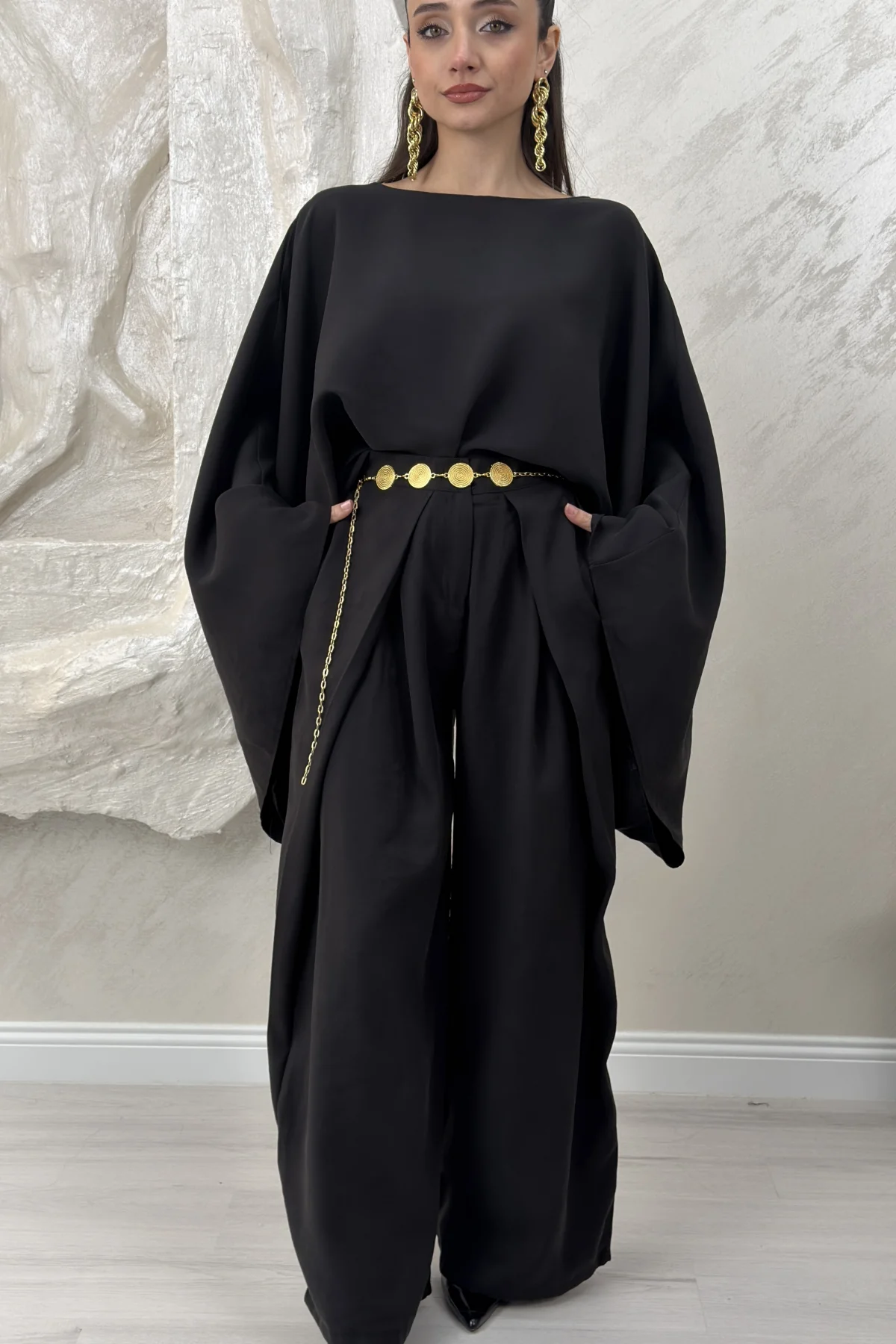 GENİŞ KOL BLUZ PİLELİ PANTOLON TAKIM- SİYAH