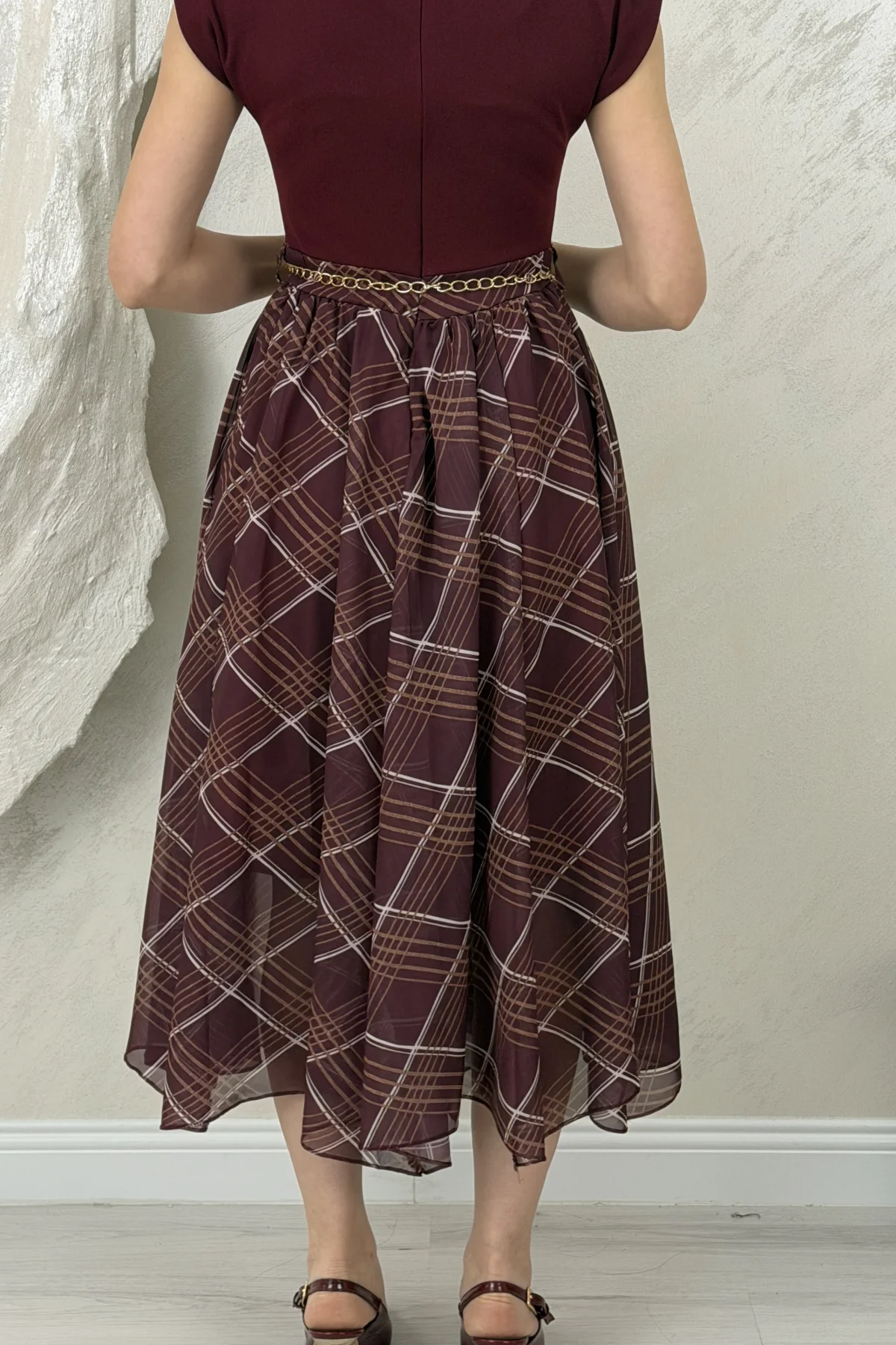 ŞİFON EKOSE DESENLİ ELBİSE- BORDO