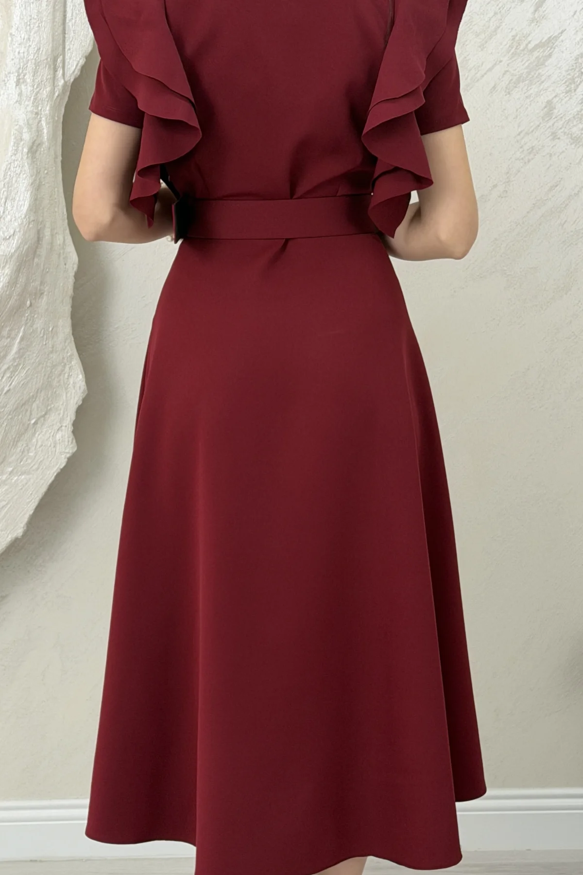 OMUZ KATLI KEMERLİ ELBİSE-BORDO