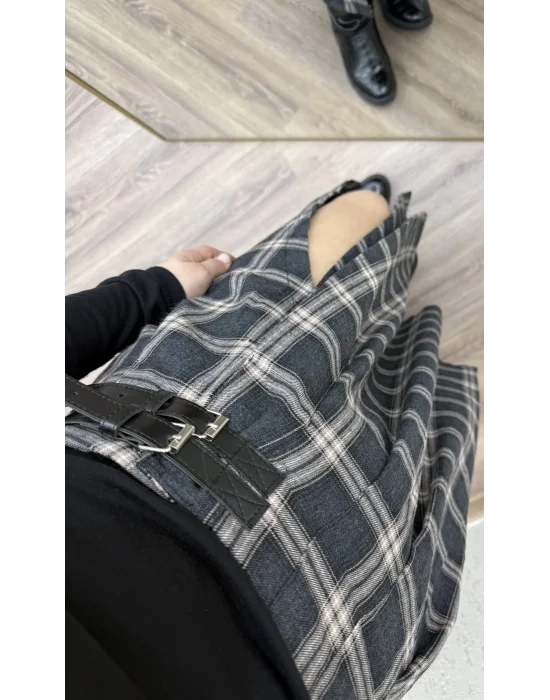 Ekoseli yırtmaçlı etek