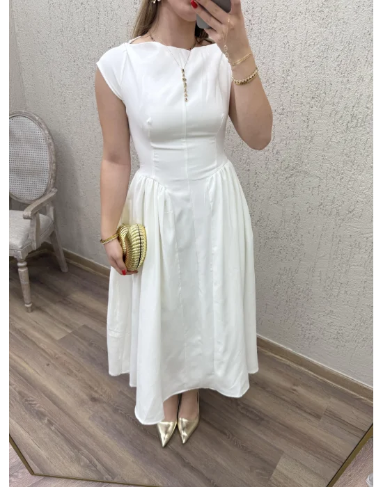 Belden Oturtmalı Sırt Detaylı Midi Boy Elbise Beyaz