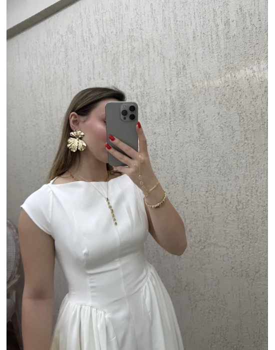 Belden Oturtmalı Sırt Detaylı Midi Boy Elbise Beyaz