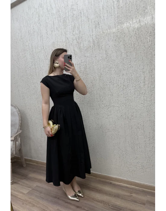 Belden Oturtmalı Sırt Detaylı Midi Boy Elbise Siyah