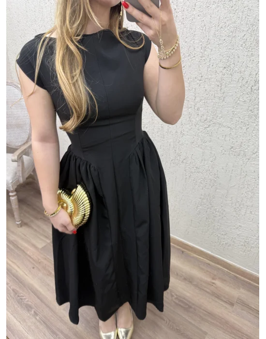 Belden Oturtmalı Sırt Detaylı Midi Boy Elbise Siyah