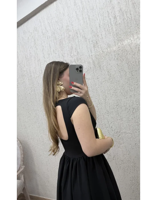 Belden Oturtmalı Sırt Detaylı Midi Boy Elbise Siyah