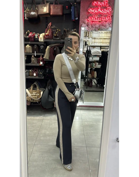 Parmaktan geçmeli bluz