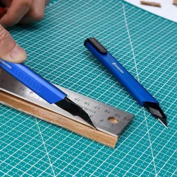 WORKPRO WP212012 9MM Alüminyum Kasa Cep Askılı Maket Bıçağı (MAVİ)