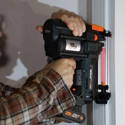WORX WX842.9 20Volt 15-50mm Profesyonel Şarjlı Çivi Çakma Makinesi + 2700 Adet Yedek Çivi (Akü Dahil Değildir)