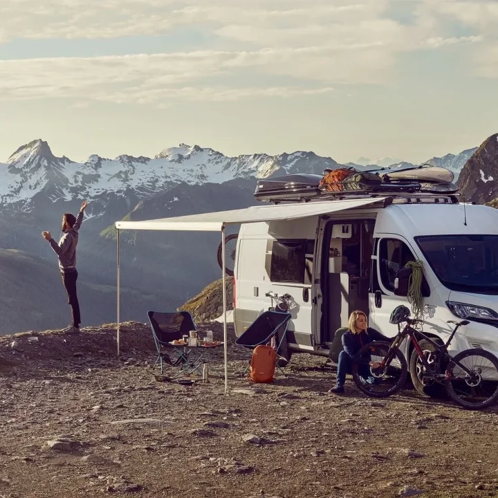 Thule Omnistor 6300 Kasetli Karavan Tentesi Tavan Montajlı 4.50x2.50 - Siyah