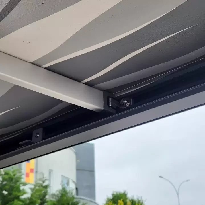 Berhimi M44 Kasetli Duvar Tipi Karavan Tentesi 4.00 x 2.50 Siyah Kasa