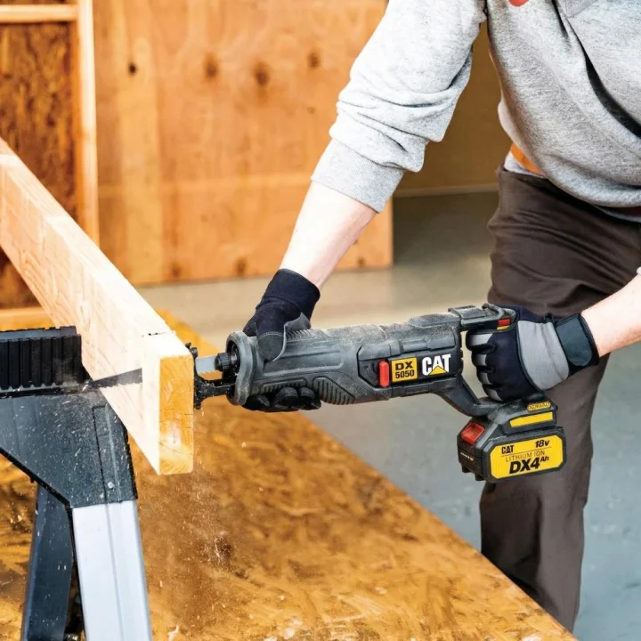 CAT DX5050B 18Volt Kömürsüz Profesyonel Tilki Kuyruğu Testere (Akü Dahil Değildir)