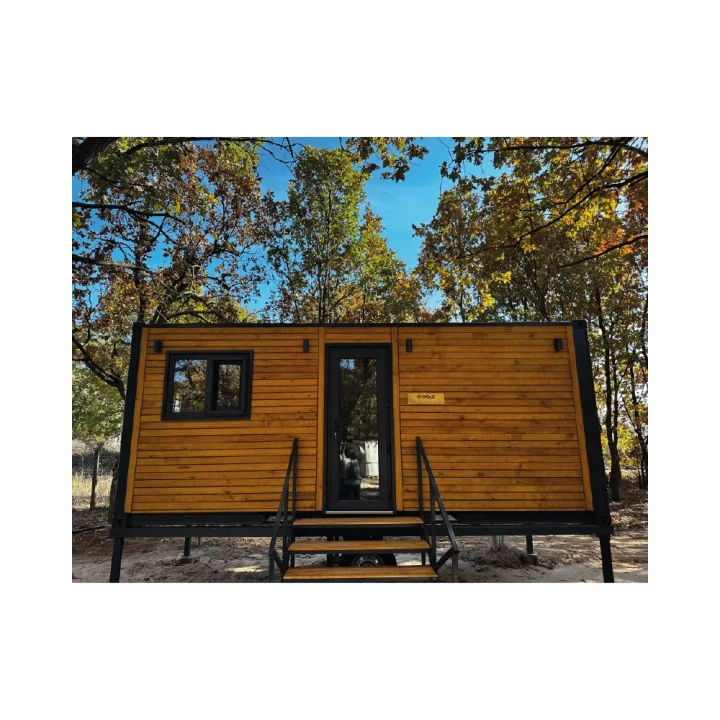 TINY HOUSE