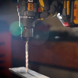 CAT DX12K.2 18Volt/4.0Ah Li-ion Çift Akülü Kömürsüz Profesyonel Şarjlı Darbeli Matkap + DX71.2 Kömürsüz Darbeli Tornavida Kombo Set