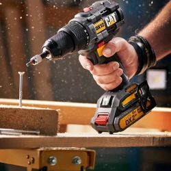 CAT DX12SET 18Volt/2.0Ah Li-ion Çift Akülü Kömürsüz Profesyonel Darbeli Matkap+DA01903 201 Parça Delme/Vidalama Uç Seti