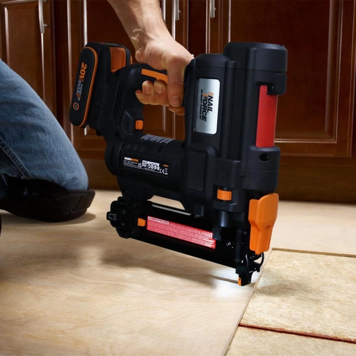 WORX WX844.9 20Volt 16-40mm Profesyonel Şarjlı Zımba Makinesi + 2700 Adet Yedek Zımba (Akü Dahil Değildir)