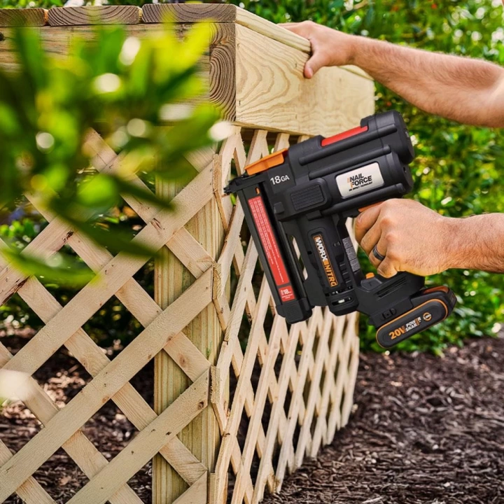 WORX WX844.9 20Volt 16-40mm Profesyonel Şarjlı Zımba Makinesi + 2700 Adet Yedek Zımba (Akü Dahil Değildir)
