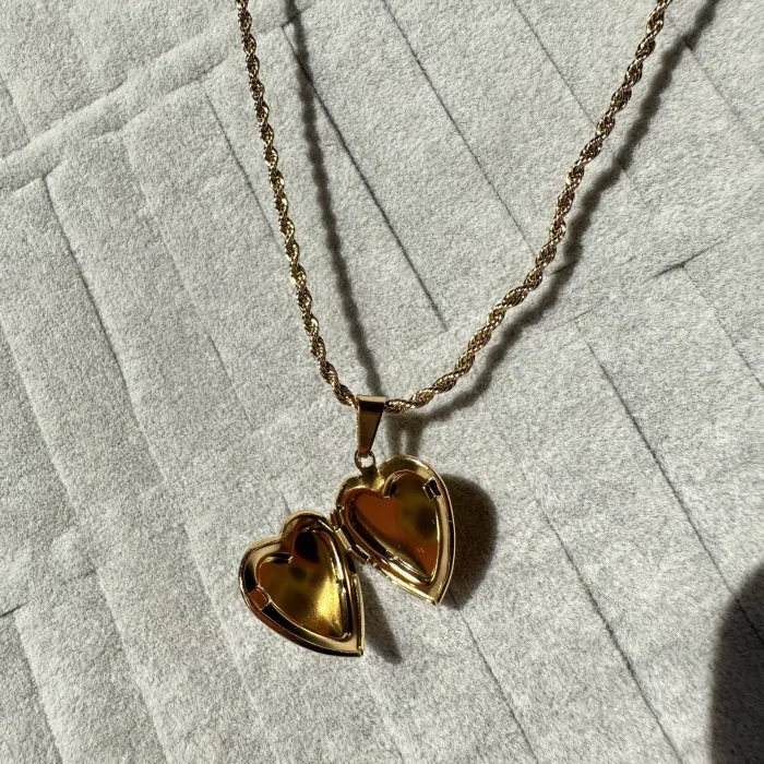 AÇILABİLİR ÇELİK KALP KOLYE