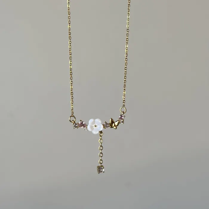 Çelik çiçek kolye