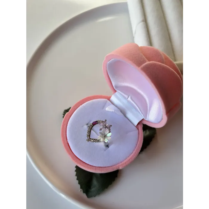 Çiçekli kalp yüzük