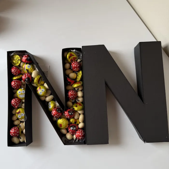 ÇİKOLATA DOLU HARFLİ ÖZEL KUTU