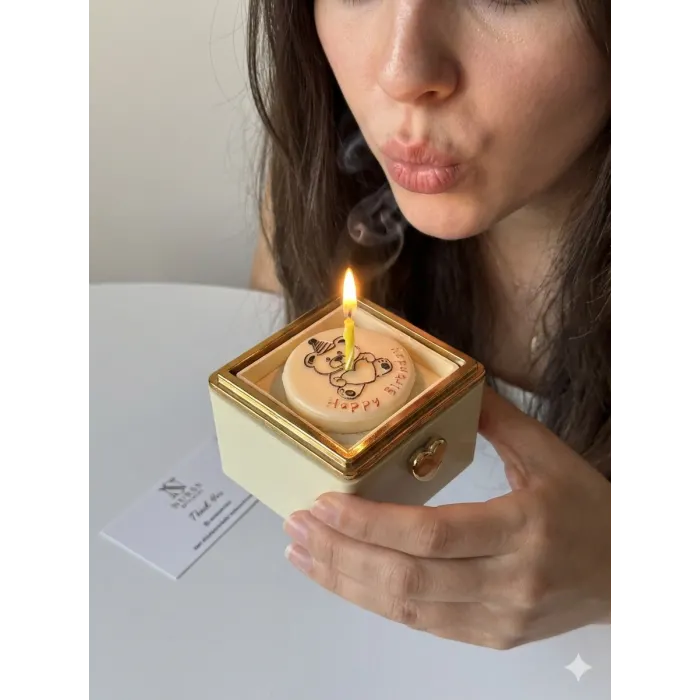 Doğum günü/ üflemeli dönen kutu (krem)