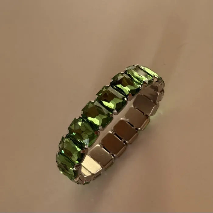 Dolgu taşlı parlak esnek kadın yeşil bileklik