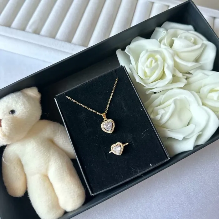 GÜLLÜ AYICIKLI KUTU VE GOLD SET