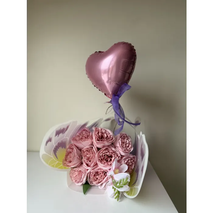 Kelebek çantalı buket