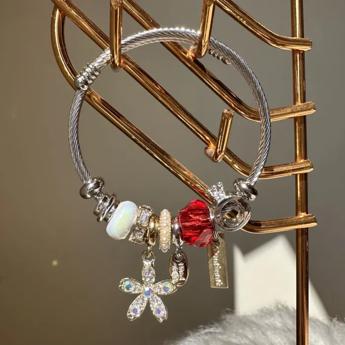 KIRMIZI FLOWERS ÇELİK BİLEKLİK