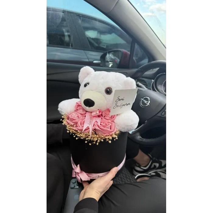 Kutu içerisinde ayıcıklı güllü  hediye buket