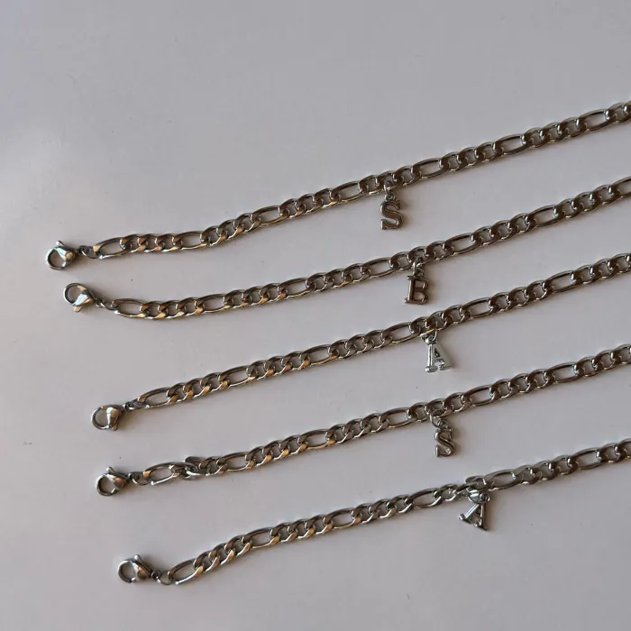 ÇELİK UNISEX HARFLİ BİLEKLİK ( tek adettir)