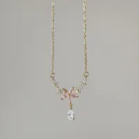 ÇELİK ÇİÇEK DETAYL GOLD KOLYE