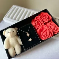 GÜLLÜ AYICIKLI KUTU VE GOLD SET