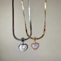 LOVE ÇELİK KALP KOLYE