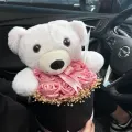 Kutu içerisinde ayıcıklı güllü  hediye buket