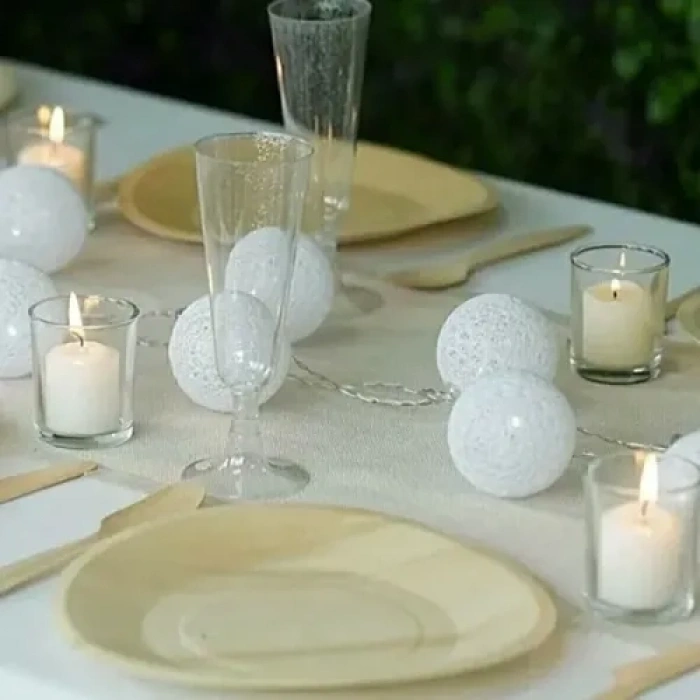 Nevamel 2m 10lu Işıklı Beyaz Top Dekoratif Süs