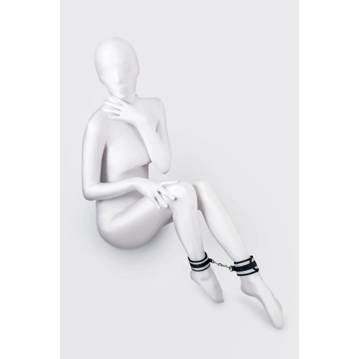 Nevamel® Anonymo Bdsm Ayak Kelepçe, Saten, Gümüş, 28,5 Cm