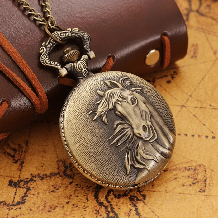 Nevamel At Büstü Köstekli Saat Model 2