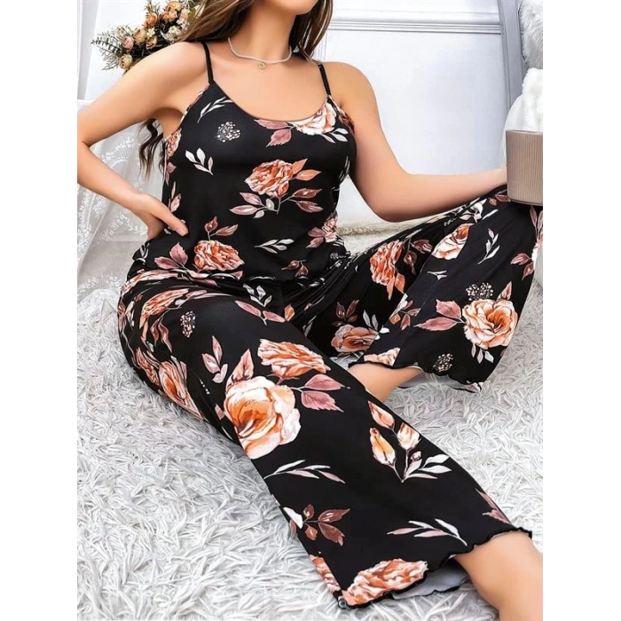 Nevamel® Büyük Beden Siyah Üstüne Çiçek Desenli İnce Askılı 2Li Pijama Takımı