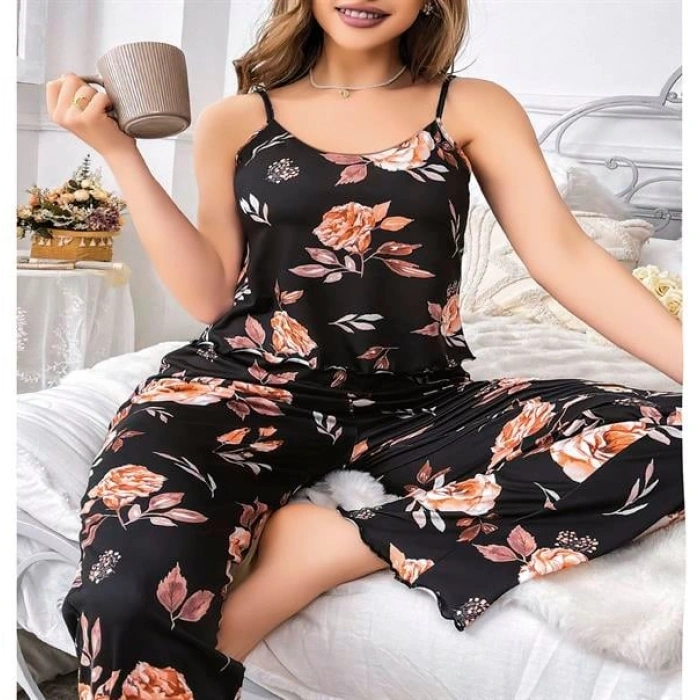 Nevamel® Büyük Beden Siyah Üstüne Çiçek Desenli İnce Askılı 2Li Pijama Takımı