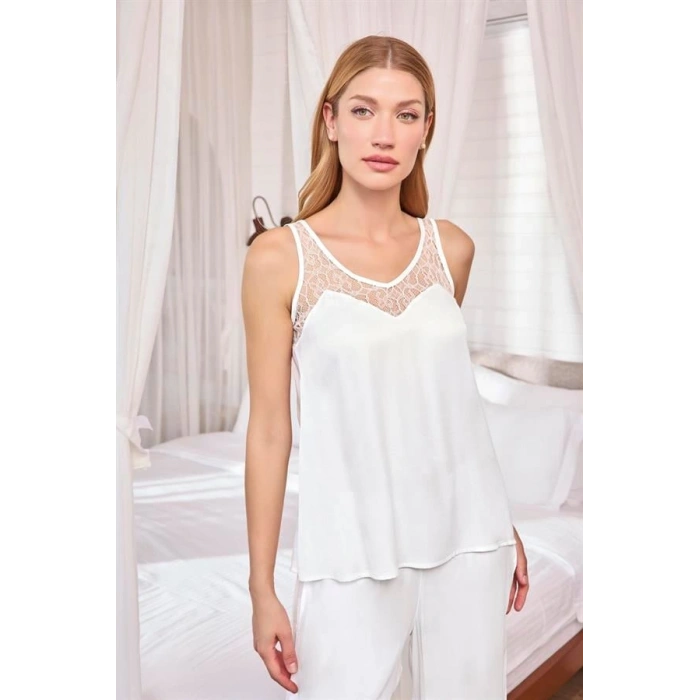 Nevamel® Dantelli Ve Dekolteli Saten Pijama Takımı